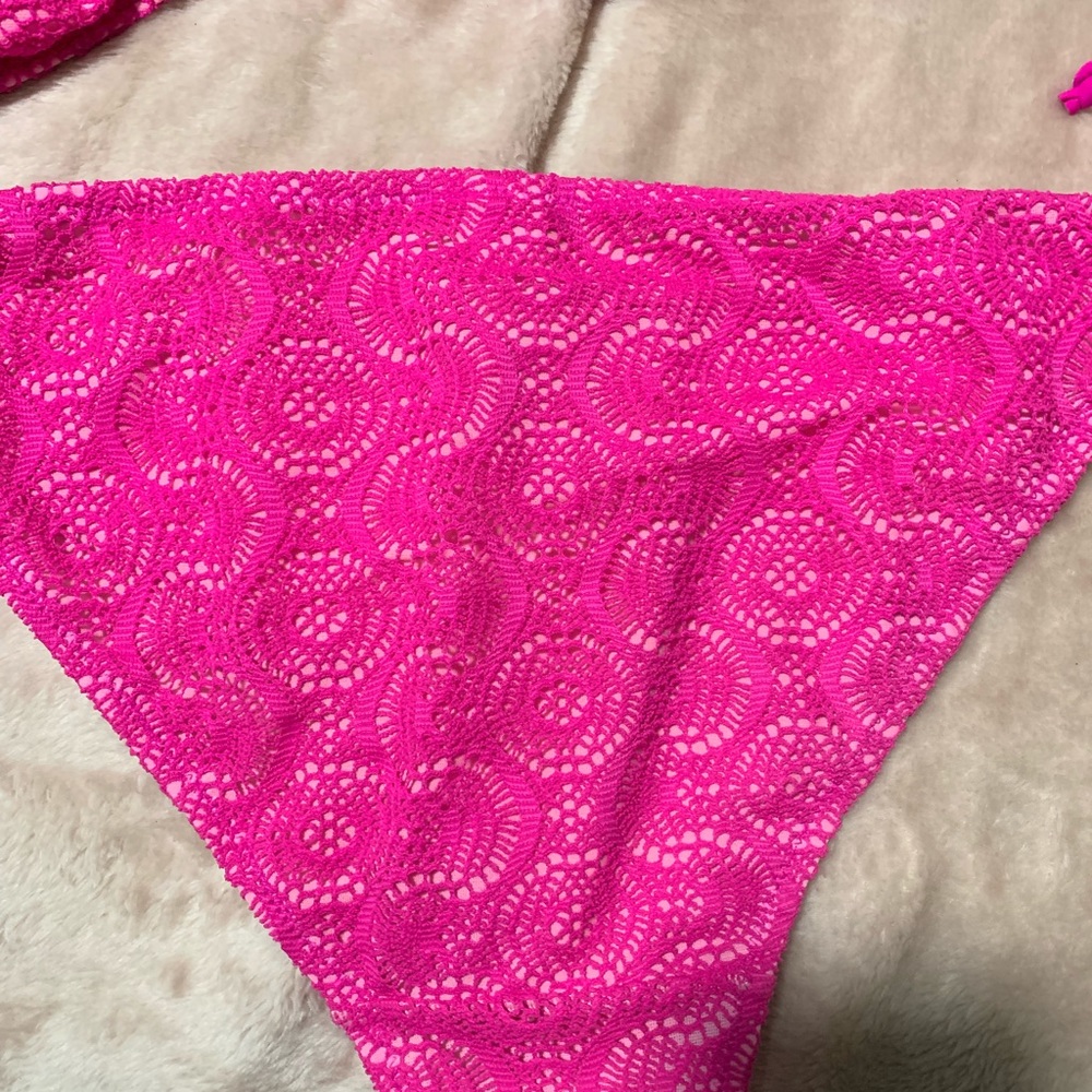 Pink Bikini - Picture 3 of 5